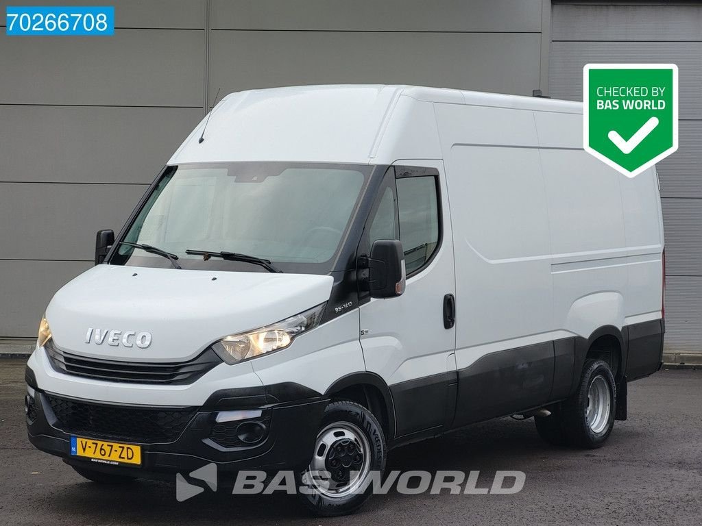 Sonstige Transporttechnik типа Iveco Daily 35C14 L2H2 Dubbellucht 3500kg trekhaak L2H2 Airco Cruise L, Gebrauchtmaschine в Veghel (Фотография 1)