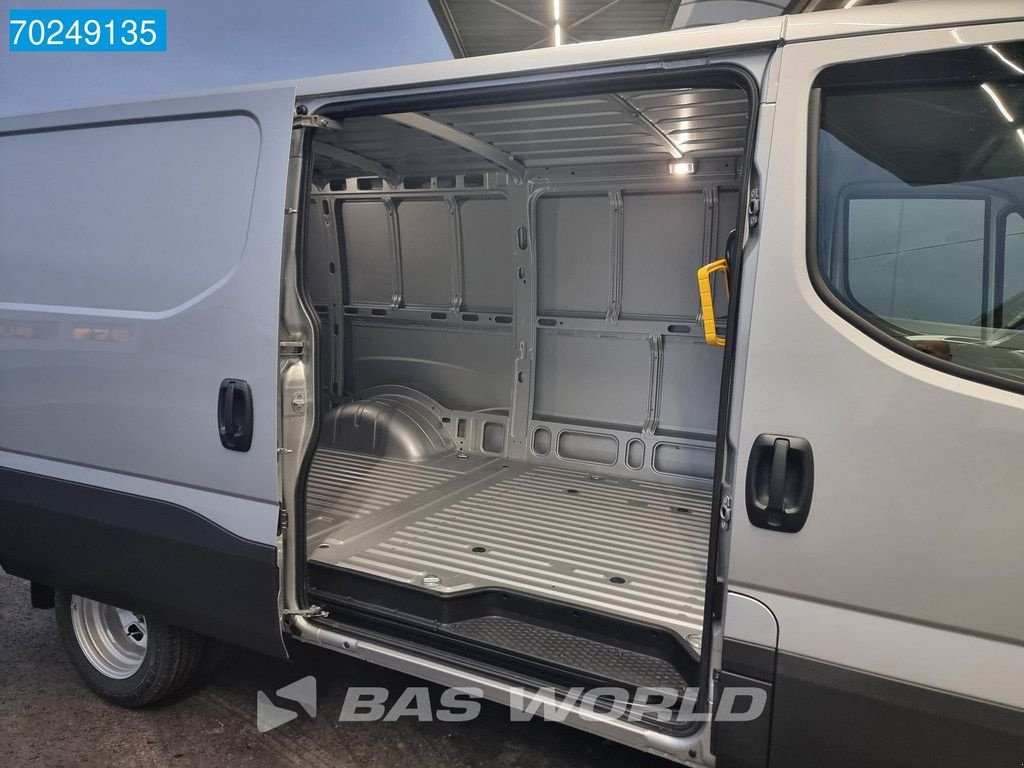 Sonstige Transporttechnik des Typs Iveco Daily 35C21 3.0L Automaat Laag dak L2H1 Uniek! LED Trekhaak Navi, Neumaschine in Veghel (Bild 8)