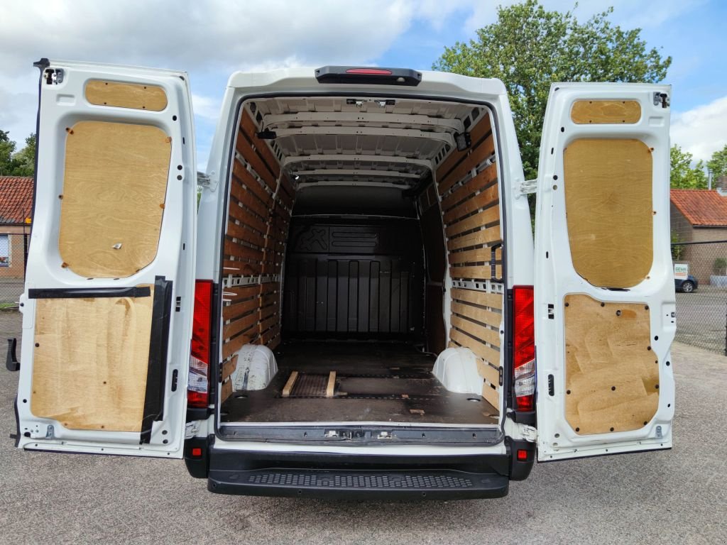 Sonstige Transporttechnik van het type Iveco Daily 35S12 Euro6 - Bestelbus L2 H2 - Handgeschakeld - Airco (A1, Gebrauchtmaschine in Oud Gastel (Foto 5)