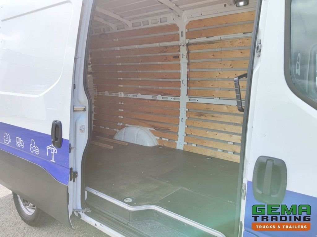 Sonstige Transporttechnik des Typs Iveco Daily 35S12 Euro6 Bestelbus L2 H2 - Handgeschakeld - Airco (A116, Gebrauchtmaschine in Oud Gastel (Bild 11)