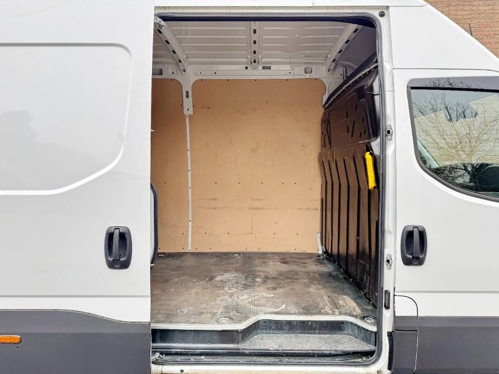 Sonstige Transporttechnik tipa Iveco Daily 35S14 - L2H2 Climate Cruise Bluetooth 3500kg, Gebrauchtmaschine u Veldhoven (Slika 7)