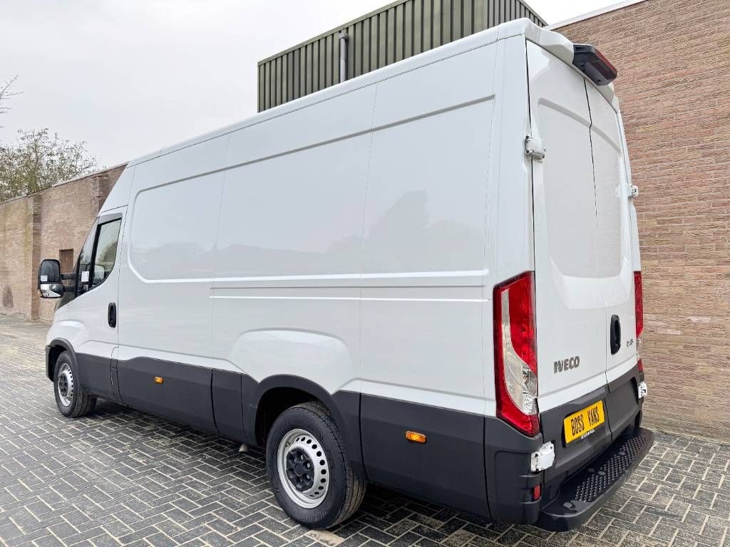 Sonstige Transporttechnik tipa Iveco Daily 35S14 - L2H2 Climate Cruise Bluetooth 3500kg, Gebrauchtmaschine u Veldhoven (Slika 2)