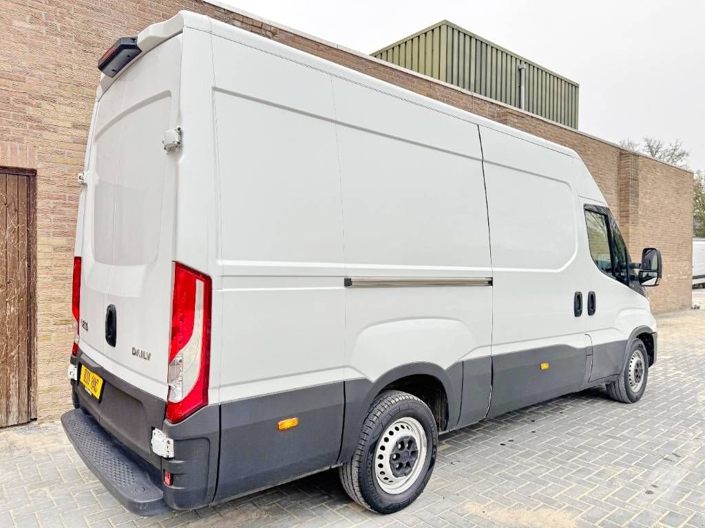 Sonstige Transporttechnik des Typs Iveco Daily 35S14 - L2H2 Climate Cruise Bluetooth 3500kg, Gebrauchtmaschine in Veldhoven (Bild 2)