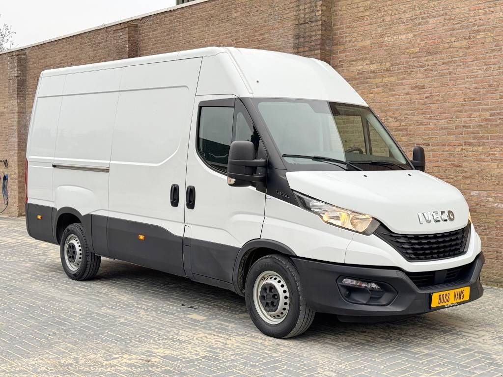 Sonstige Transporttechnik des Typs Iveco Daily 35S14 - L2H2 Climate Cruise Bluetooth 3500kg, Gebrauchtmaschine in Veldhoven (Bild 4)