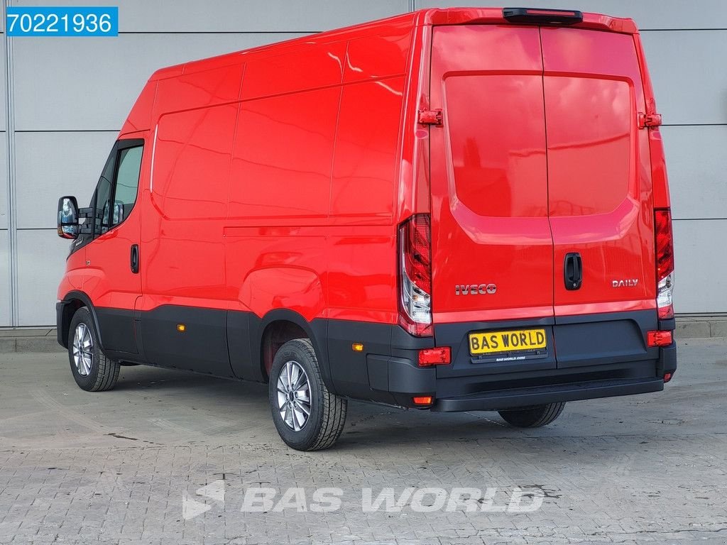 Sonstige Transporttechnik des Typs Iveco Daily 35S18 3.0L Automaat L2H2 Navi ACC LED Camera A/C, Neumaschine in Veghel (Bild 2)