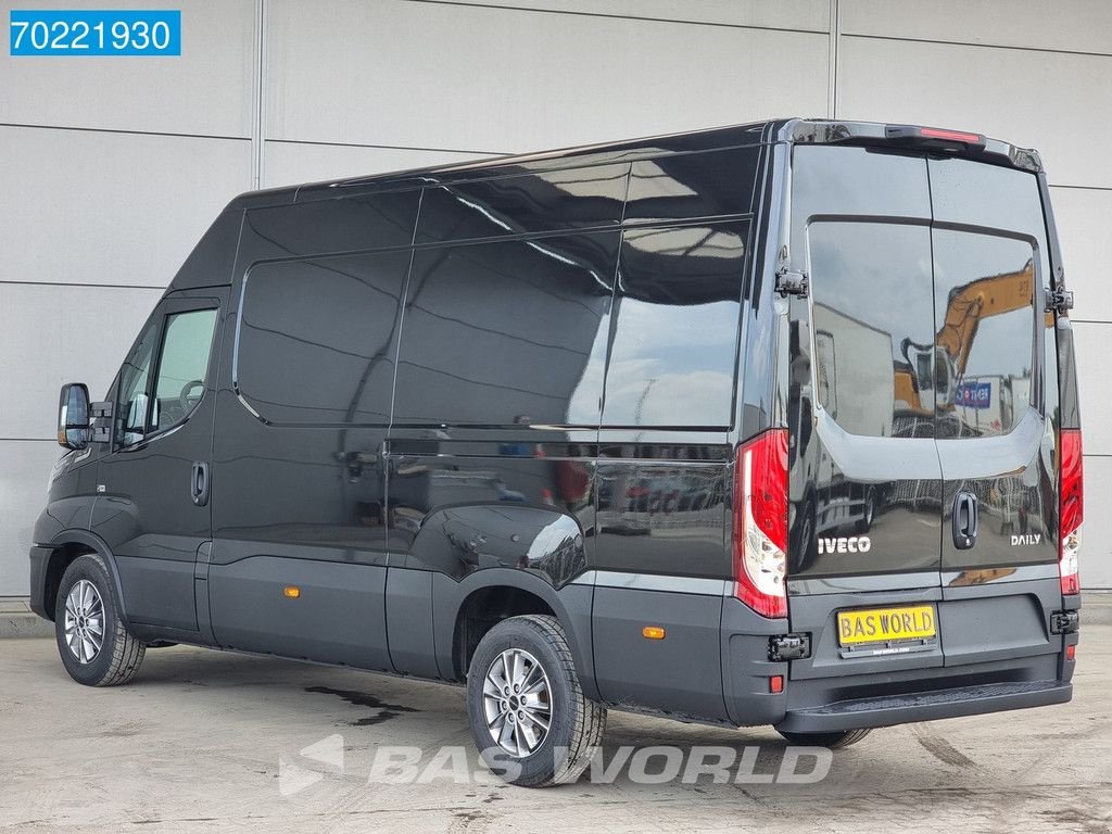 Sonstige Transporttechnik typu Iveco Daily 35S18 35S18 3.0 Black ACC Navi LED 3500KG Trekgewicht 12m3, Neumaschine v Veghel (Obrázok 2)