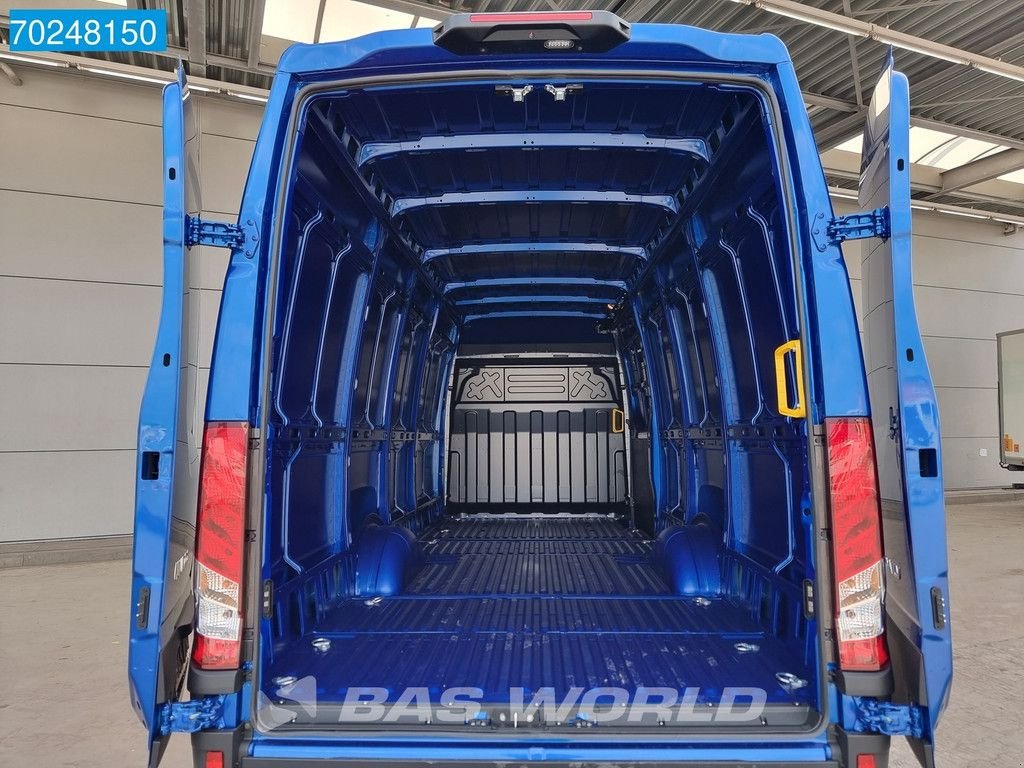 Sonstige Transporttechnik типа Iveco Daily 35S18 L3H2 3.5t Trekhaak ACC Navi LED Camera LM velgen Blu, Neumaschine в Veghel (Фотография 8)