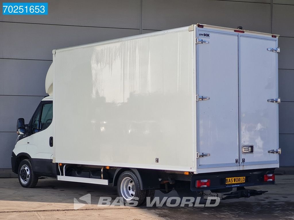 Sonstige Transporttechnik des Typs Iveco Daily 40C18 3.0L Automaat Bakwagen met Achterdeuren 3.5t trekhaa, Gebrauchtmaschine in Veghel (Bild 2)