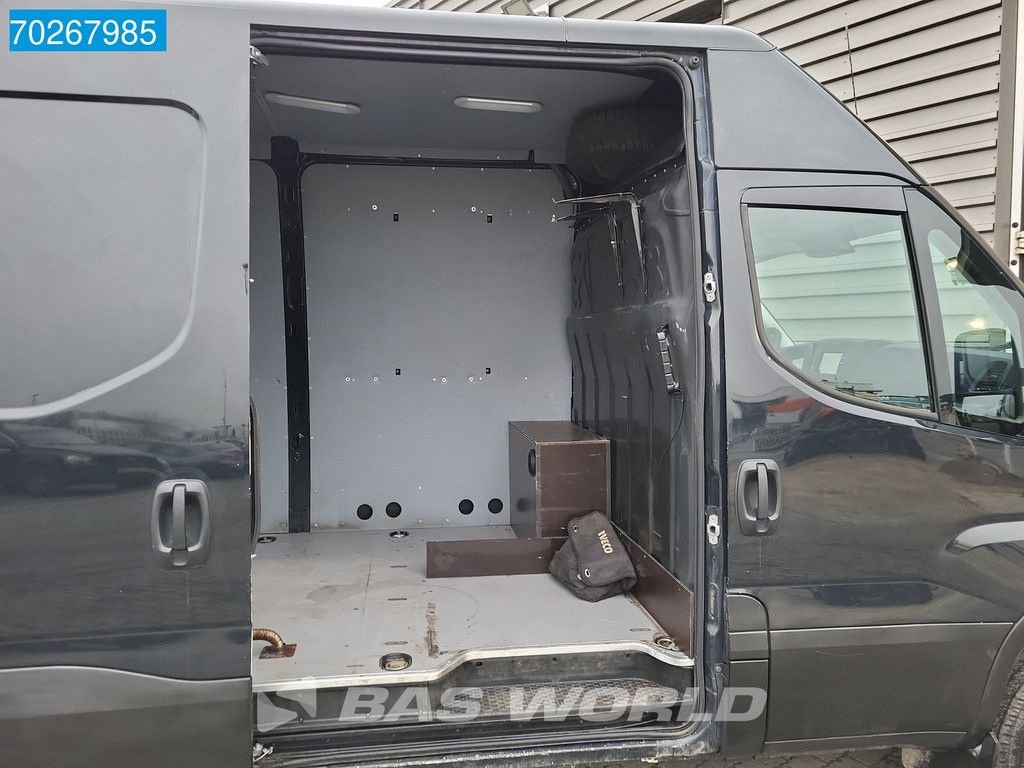 Sonstige Transporttechnik del tipo Iveco Daily 50C18 3.0L Automaat L4H2 Luchtvering 3.5t trekhaak Airco C, Gebrauchtmaschine en Veghel (Imagen 9)