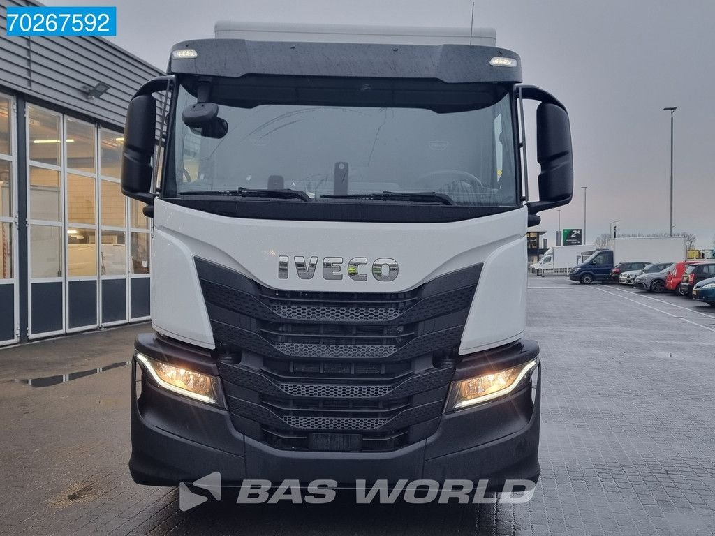 Sonstige Transporttechnik van het type Iveco S-Way 400 4X2 NEW! 19tonner 2.000kg Ladebordwand ACC Navi Euro 6, Neumaschine in Veghel (Foto 5)