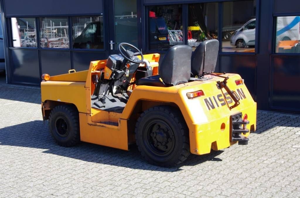 Sonstige Transporttechnik del tipo Nissan FV02 pushback truck, Gebrauchtmaschine en Borne (Imagen 1)