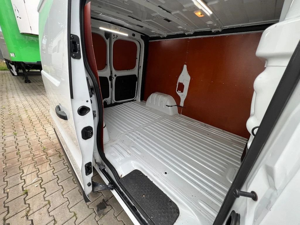 Sonstige Transporttechnik van het type Renault Trafic 1.6 dCi L1H1 Airco/Klima Zijdeur Trekhaak EURO 6, Gebrauchtmaschine in Saasveld (Foto 8)