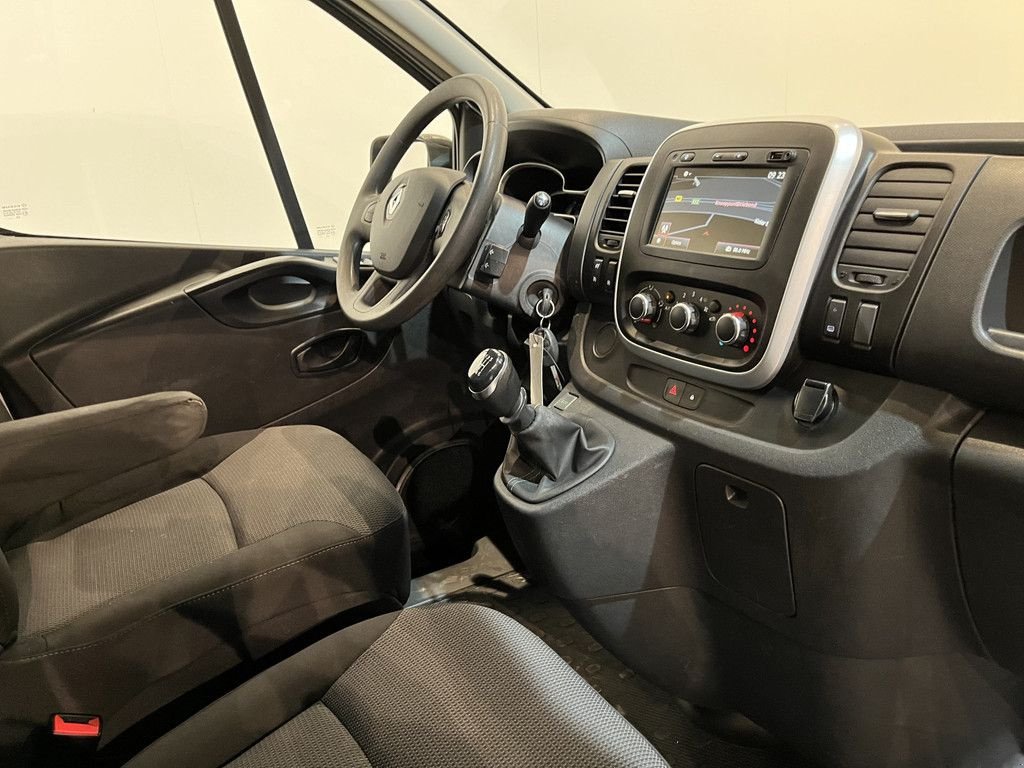 Sonstige Transporttechnik of the type Renault Trafic 2.0 dCi 120 PK L2H1 / Euro 6 / Airco / Cruise Control / P, Gebrauchtmaschine in GRONINGEN (Picture 3)