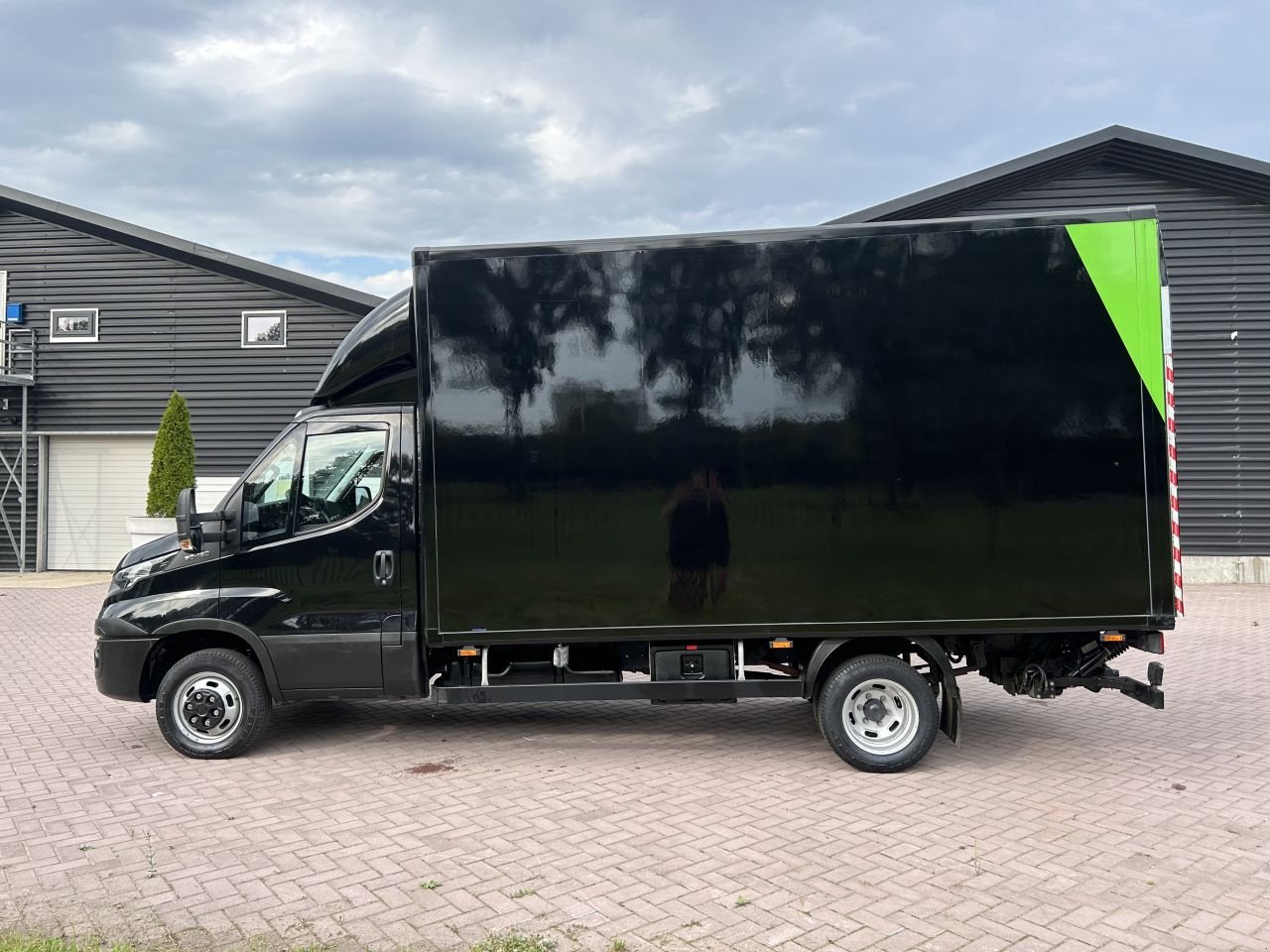 Sonstige Transporttechnik Türe ait Sonstige Iveco Daily 50c15 Bakwagen met laadklep 1000 kg (33) trekh, Gebrauchtmaschine içinde Putten (resim 3)