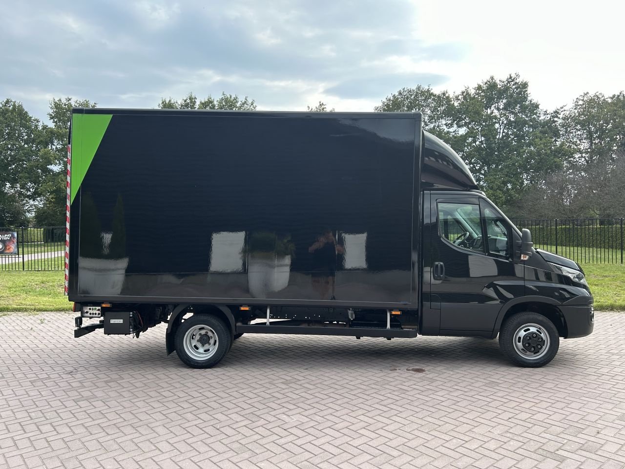 Sonstige Transporttechnik des Typs Sonstige Iveco Daily 50c15 Bakwagen met laadklep 1000 kg (33) trekh, Gebrauchtmaschine in Putten (Bild 4)