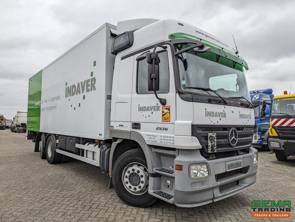 Sonstige Transporttechnik tipa Sonstige Mercedes Benz Actros 2636 6x2/4 F04 Euro5 - Geslotenbak 8.10M + Laadklep 2000K, Gebrauchtmaschine u Oud Gastel (Slika 4)