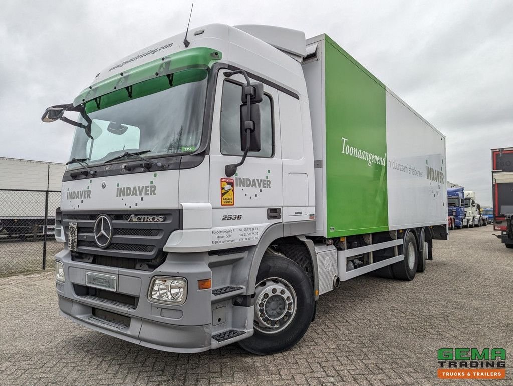 Sonstige Transporttechnik tipa Sonstige Mercedes Benz Actros 2636 6x2/4 F04 Euro5 - Geslotenbak 8.10M + Laadklep 2000K, Gebrauchtmaschine u Oud Gastel (Slika 1)