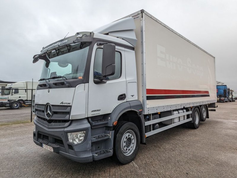 Sonstige Transporttechnik Türe ait Sonstige Mercedes Benz Antos 2832 6x2 Daycab Euro6 - Gesloten Bak 8.40M. - Achtersluitk, Gebrauchtmaschine içinde Oud Gastel