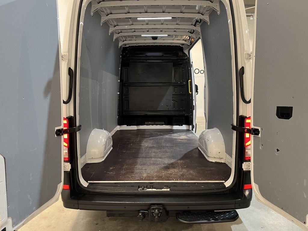 Sonstige Transporttechnik typu Volkswagen Crafter 35 2.0 TDI L3H3 140 PK / Euro 6 / Trekhaak 3000 KG / Air, Gebrauchtmaschine v GRONINGEN (Obrázek 4)