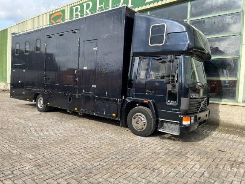 Sonstige Transporttechnik du type Volvo FL 6 4x2 140 Pferdetransporter, Gebrauchtmaschine en Roosendaal (Photo 8)