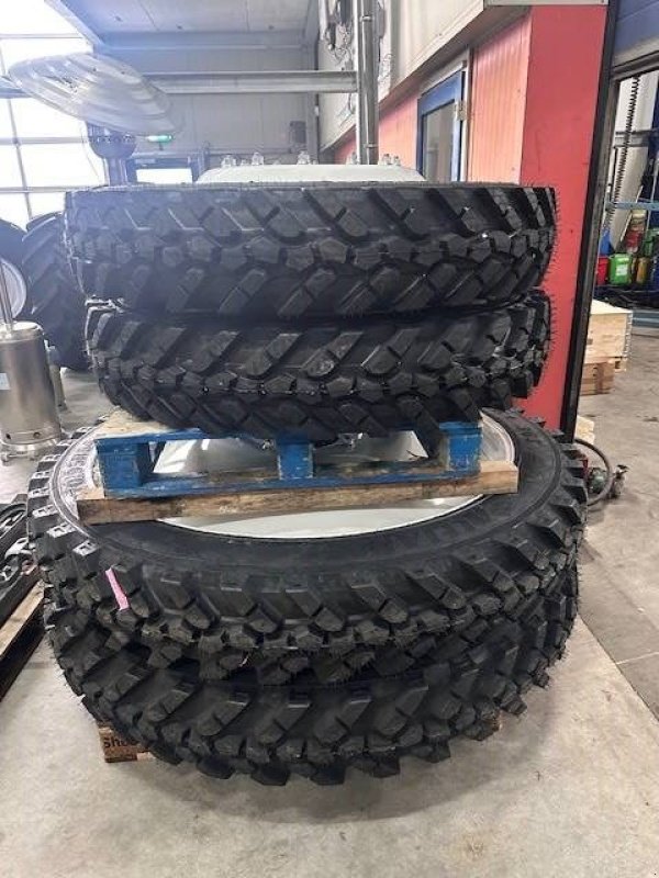 Sonstiges Traktorzubehör типа Alliance 270/95R54 + 270/95 R38 VF banden 2.25m en 1.50m, Neumaschine в Marknesse (Фотография 7)