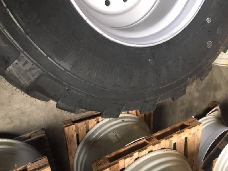 Sonstiges Traktorzubehör typu BKT 650/55 R26.5 FL 630 op velg, Gebrauchtmaschine v Marknesse (Obrázok 7)