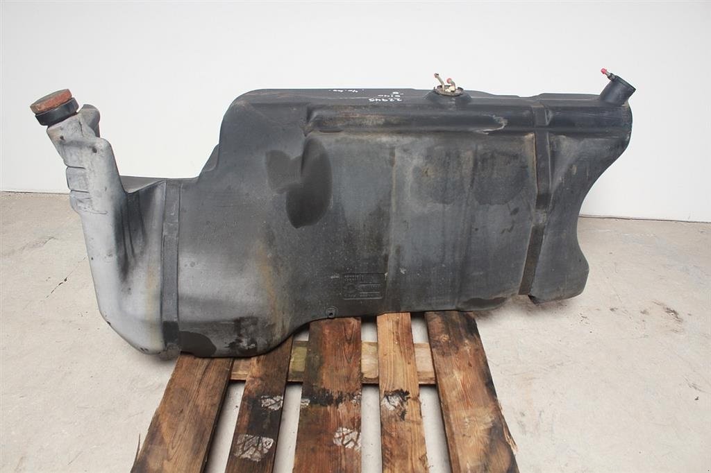 Sonstiges Traktorzubehör za tip Case IH 5140 Dieseltank / Fuel Tank, Gebrauchtmaschine u Viborg (Slika 3)