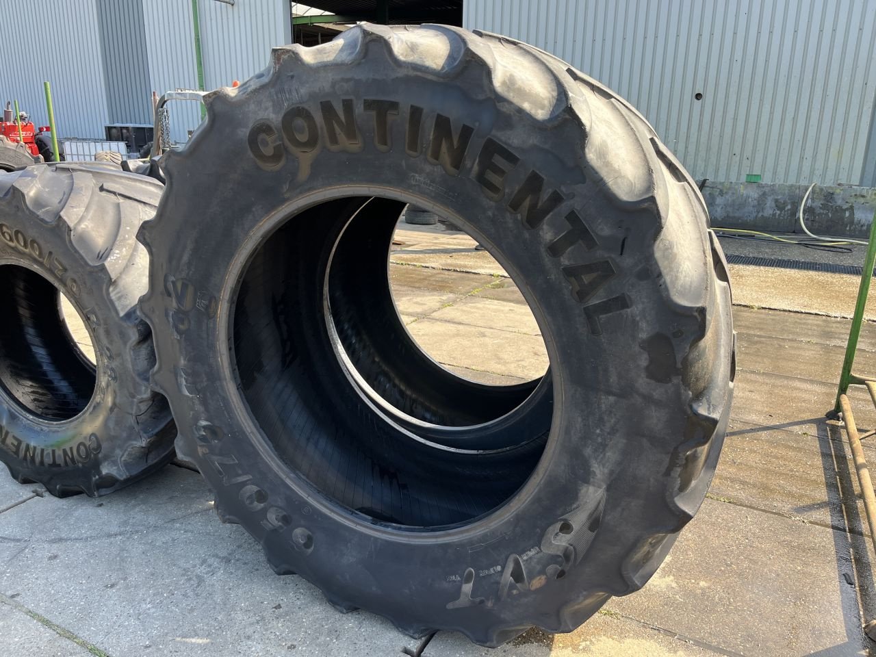 Sonstiges Traktorzubehör του τύπου Continental 600/70R28 en 650/75R42, Gebrauchtmaschine σε Baarle-Nassau (Φωτογραφία 2)