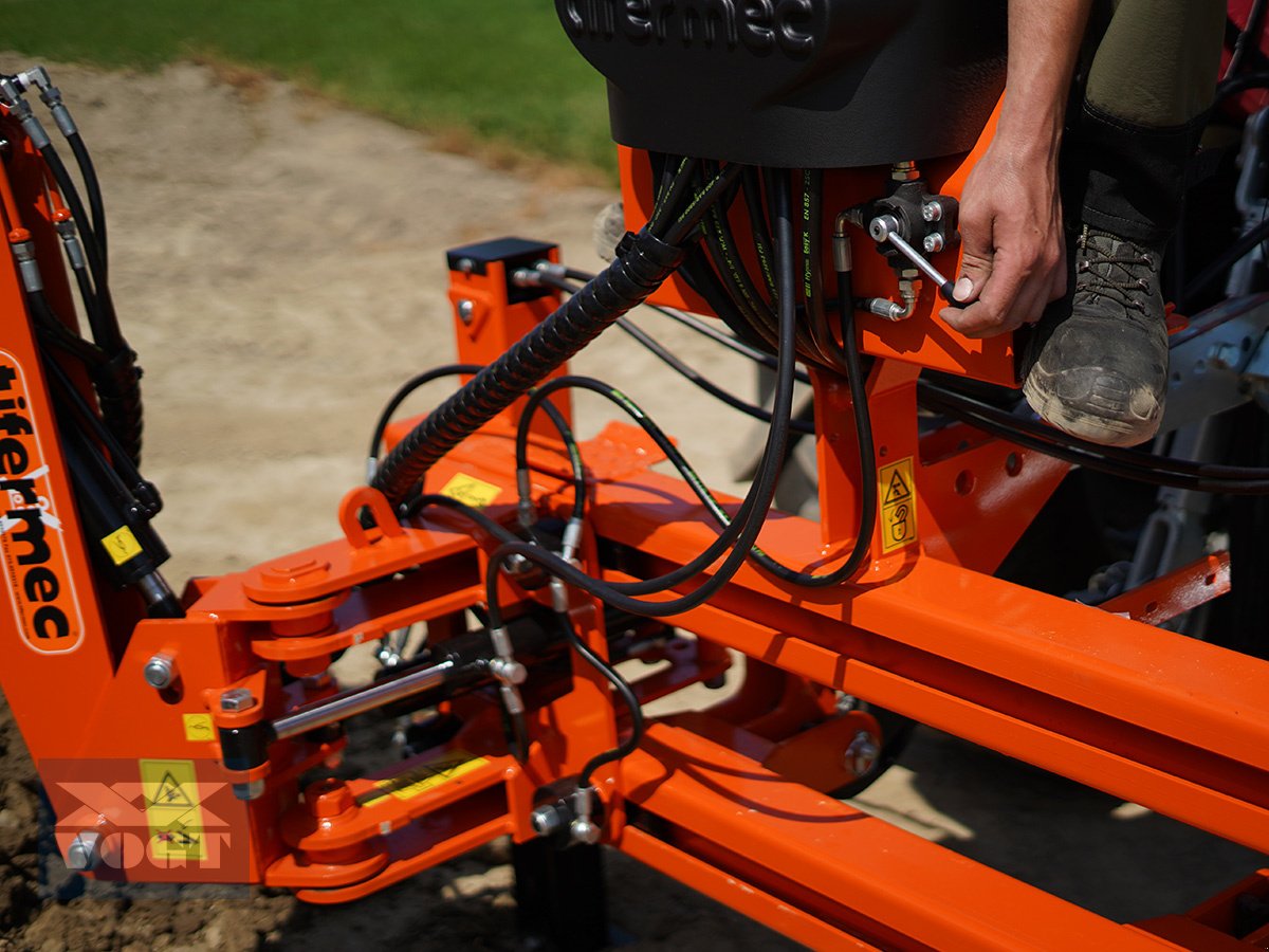 Sonstiges Traktorzubehör des Typs DIGGER L15 Heckbagger /Anbaubagger für Traktor inkl. Baggerschaufel, Neumaschine in Schmallenberg (Bild 8)