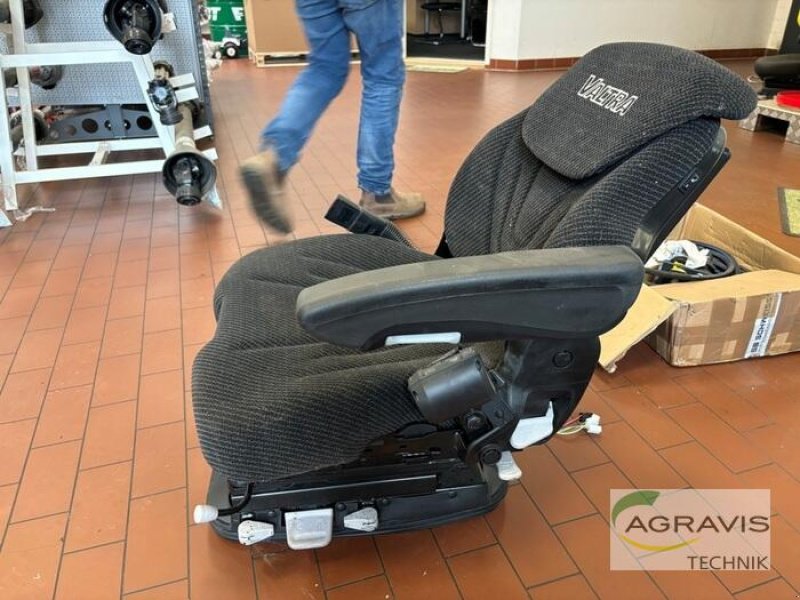 Sonstiges Traktorzubehör du type Fendt FAHRERSITZ, Gebrauchtmaschine en Schladen (Photo 2)