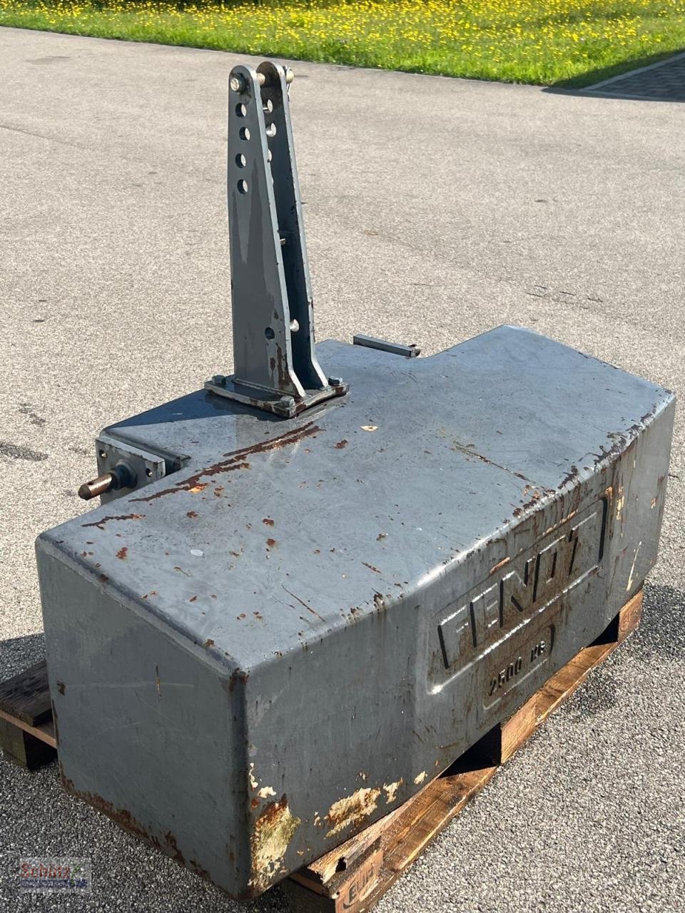 Sonstiges Traktorzubehör des Typs Fendt Frontgewicht Ballast 2500 kg, Gebrauchtmaschine in Schierling (Bild 6)