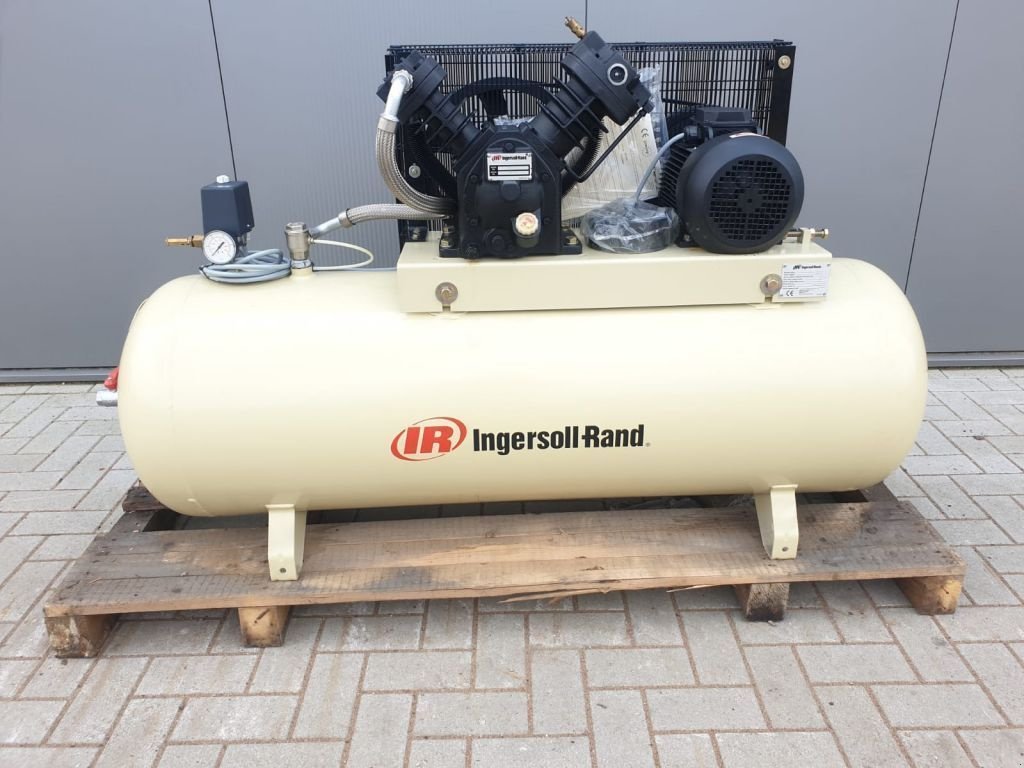 Sonstiges Traktorzubehör des Typs Ingersoll Rand Lucht compressor T30 2340 DFT, Gebrauchtmaschine in Scharsterbrug (Bild 1)