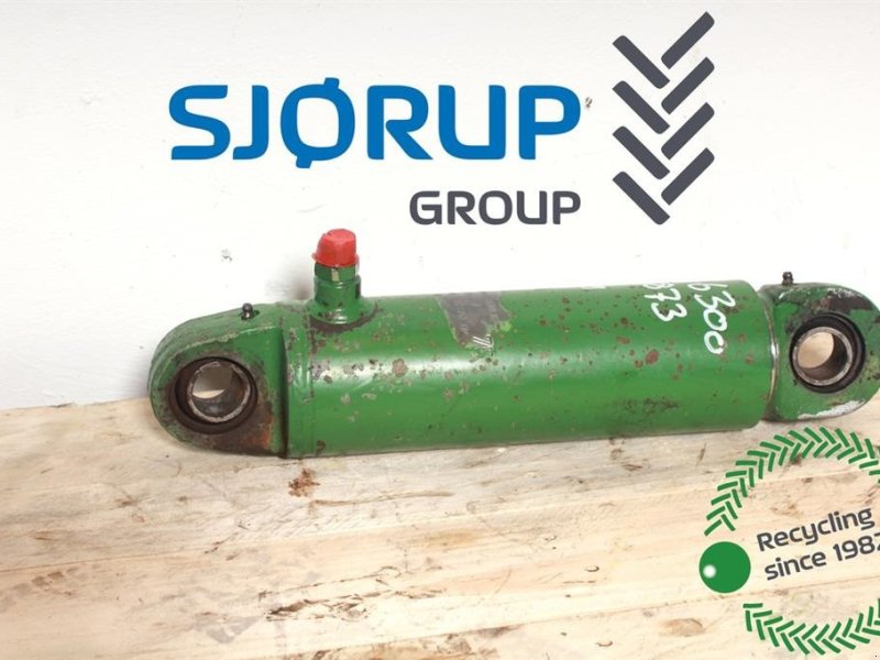 Sonstiges Traktorzubehör от тип John Deere 6300 Venstre Liftcylinder / Left Lift Cylinder, Gebrauchtmaschine в Viborg (Снимка 1)