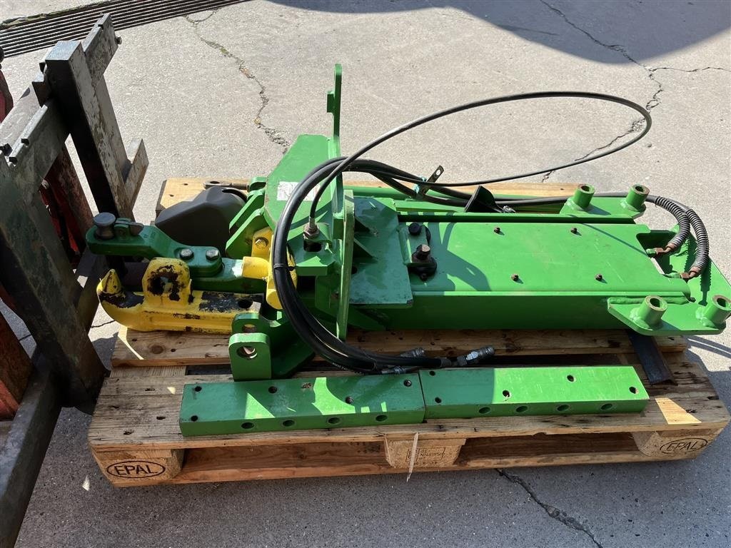 Sonstiges Traktorzubehör typu John Deere Hitchtræk med hydr. udskud Til følgende model 6330-7230R-8345R (my2010), Gebrauchtmaschine v Nørager (Obrázek 1)