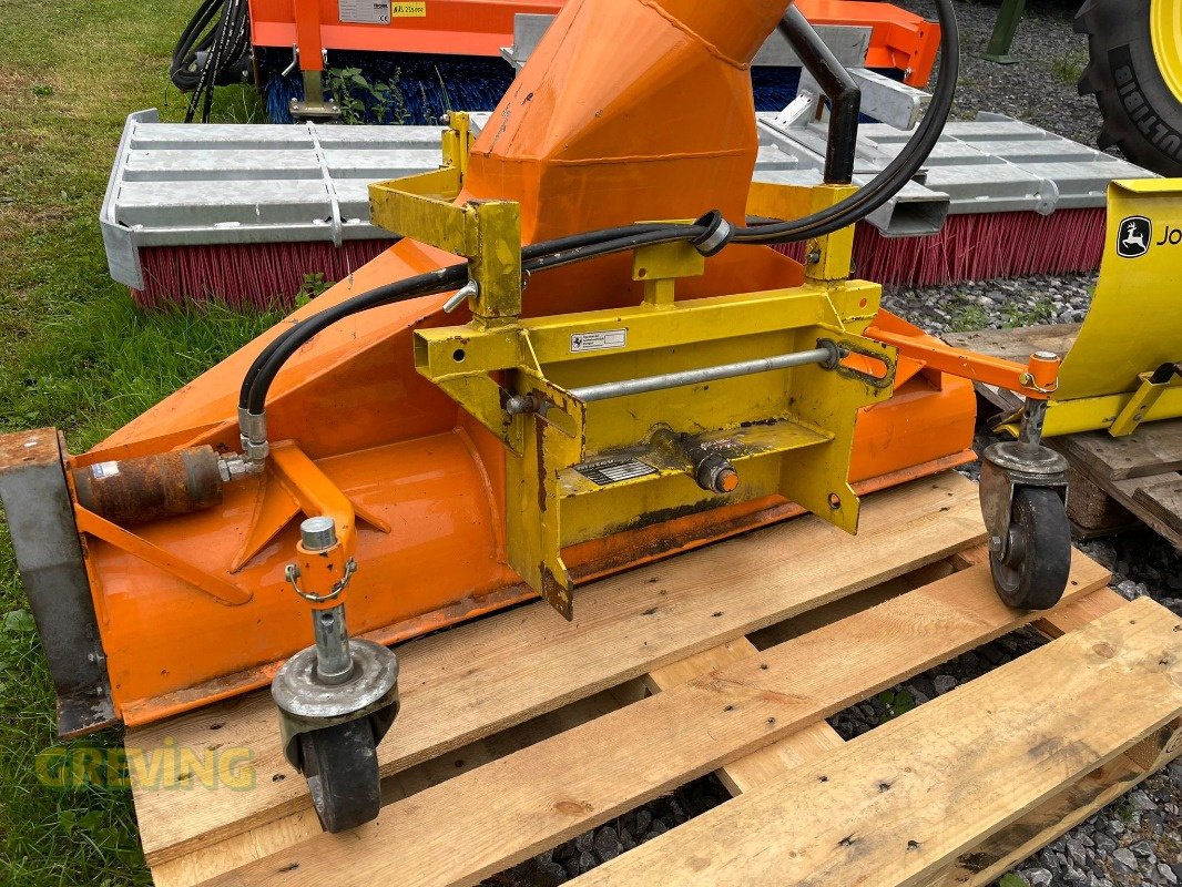 Sonstiges Traktorzubehör of the type John Deere Matev Saug-Kehrmaschine mit Schlauch / Räumschild, Gebrauchtmaschine in Wesseling-Berzdorf (Picture 11)