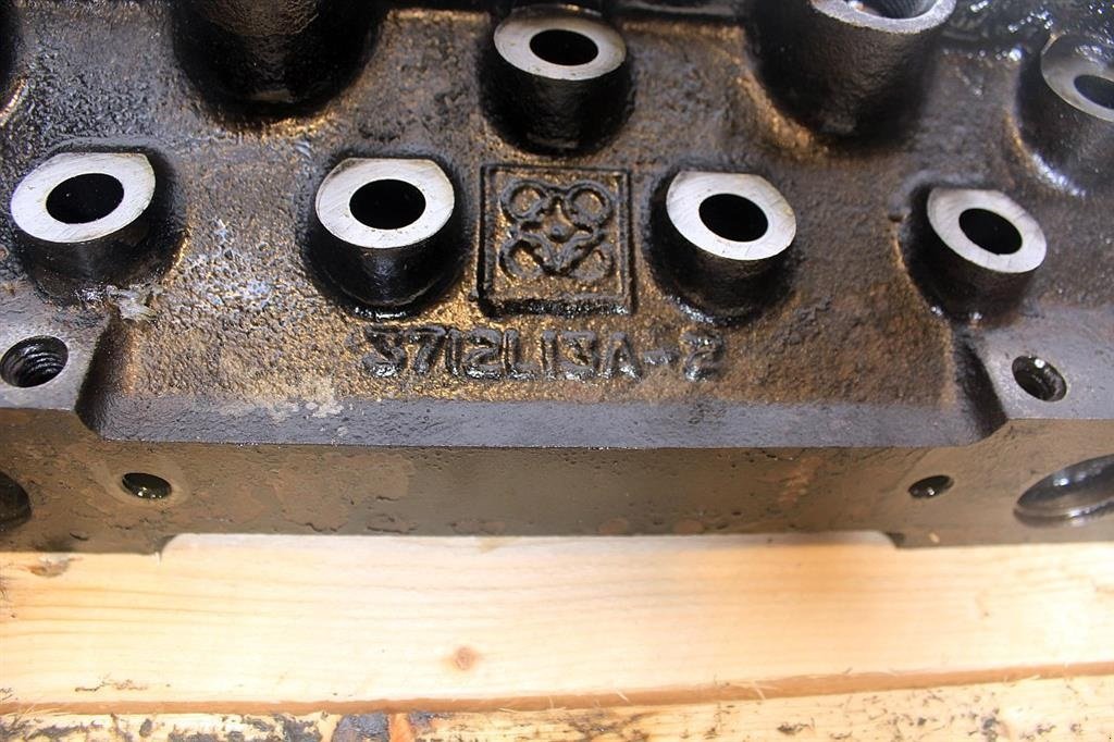 Sonstiges Traktorzubehör от тип Massey Ferguson 4370 Topstykke / Cylinder Head, Gebrauchtmaschine в Viborg (Снимка 5)