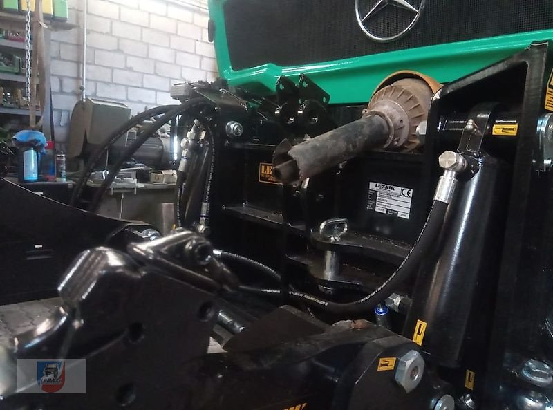 Sonstiges Traktorzubehör типа Mercedes-Benz Frontkraftheber Hydraulik Lesnik PU26 Anbau-Platte Mwst., Gebrauchtmaschine в Fitzen (Фотография 16)