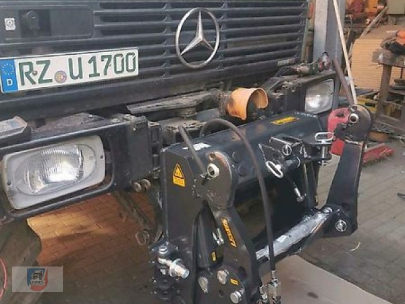 Sonstiges Traktorzubehör van het type Mercedes-Benz Frontkraftheber NEU MB Trac Anbauplatte, Neumaschine in Fitzen (Foto 1)