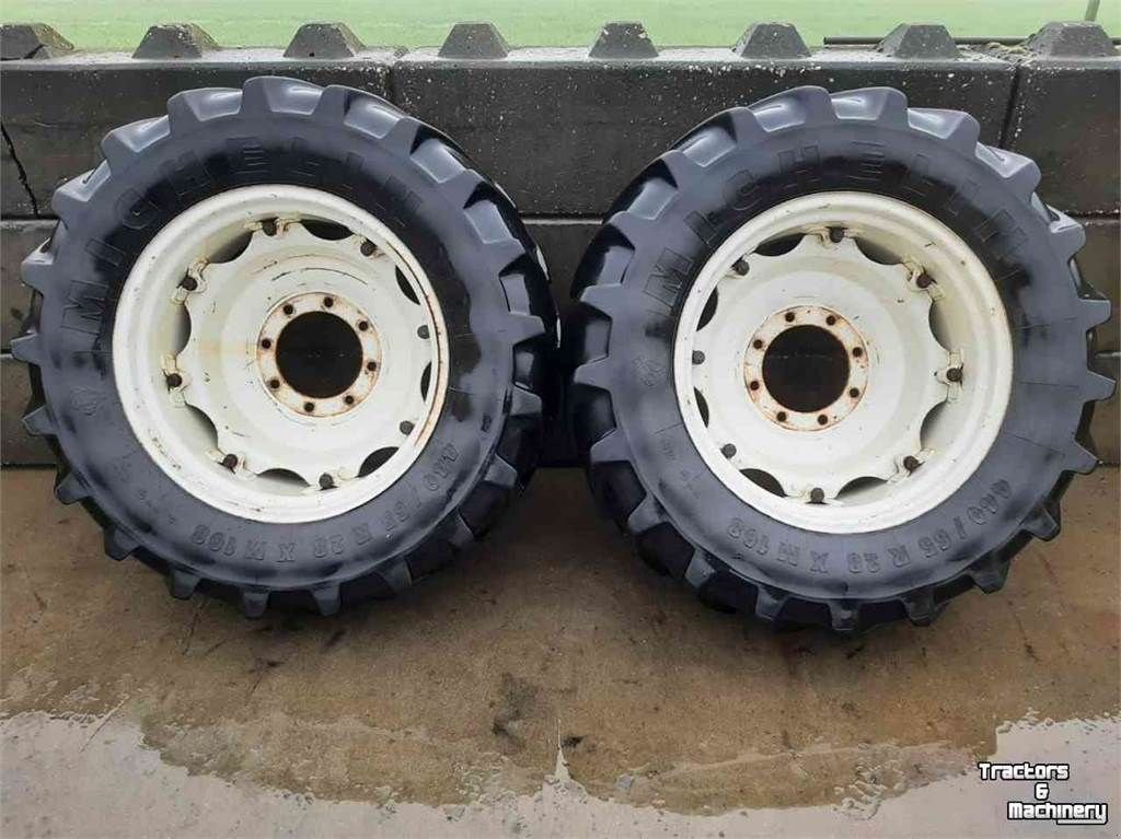 Sonstiges Traktorzubehör tip Michelin 440/65xR28 44065xR28, Gebrauchtmaschine in Zevenaar (Poză 4)