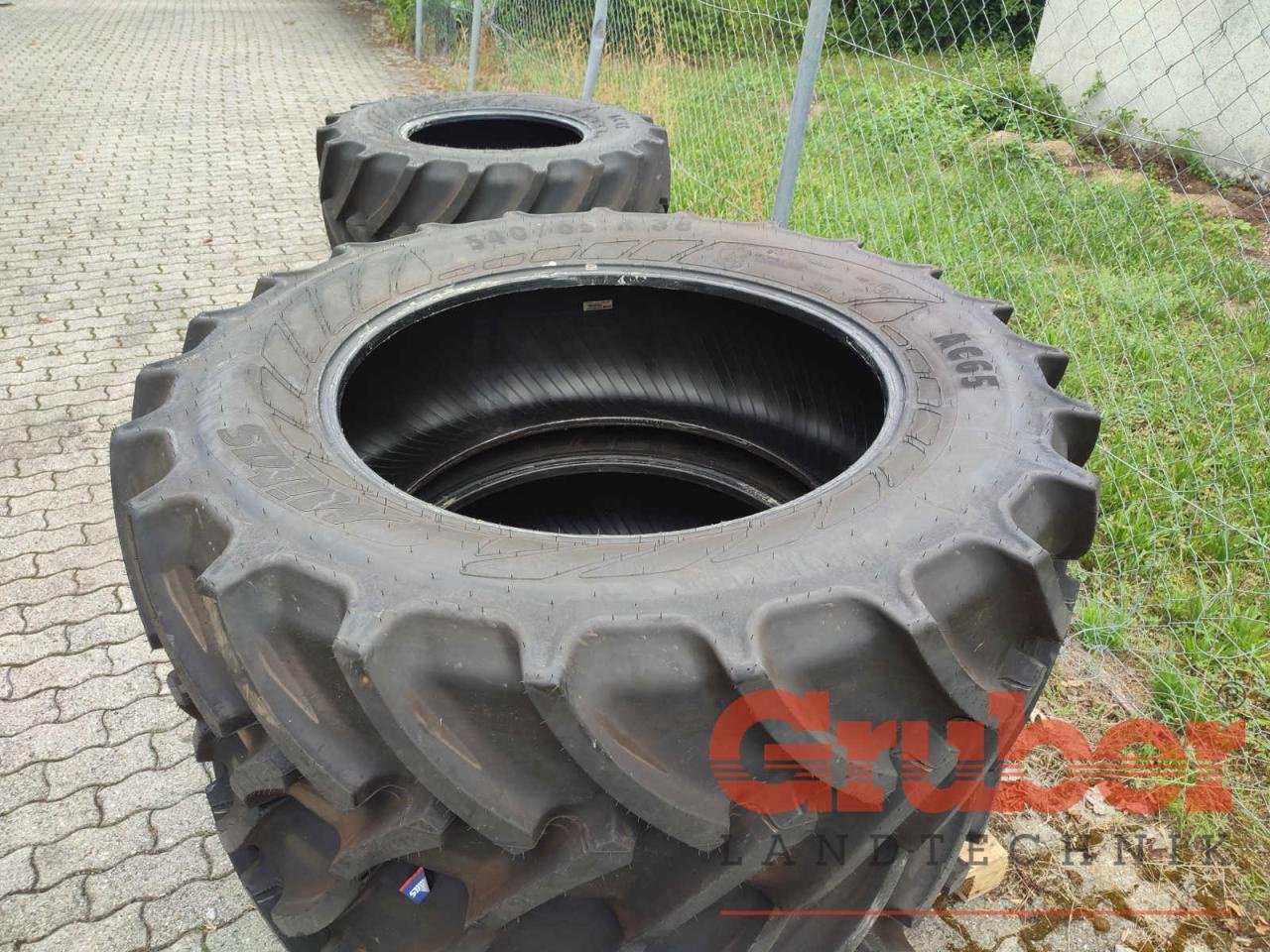 Sonstiges Traktorzubehör des Typs Mitas Reifen Decken 480/65R24 540/65R38, Neumaschine in Ampfing (Bild 4)