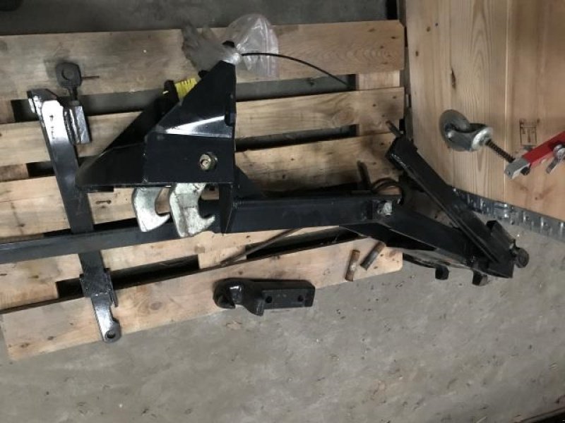 Sonstiges Traktorzubehör van het type New Holland HITCH, Gebrauchtmaschine in Give (Foto 4)