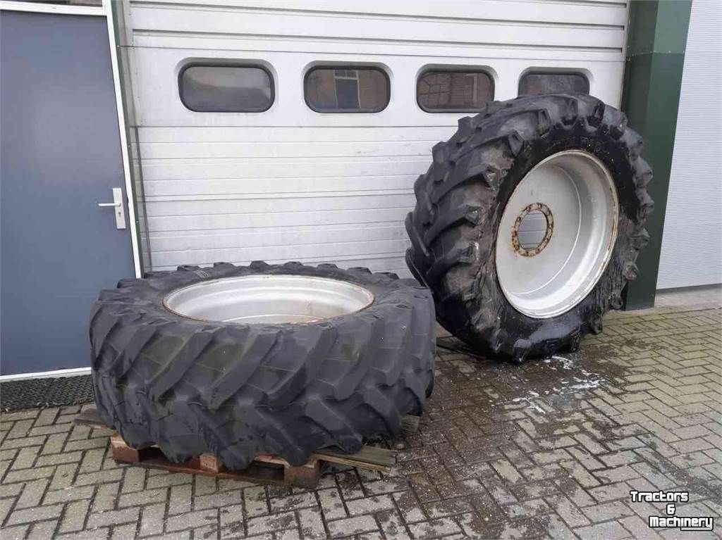 Sonstiges Traktorzubehör des Typs Pirelli 580/70xR42 5807042 wielen, Gebrauchtmaschine in Zevenaar (Bild 4)