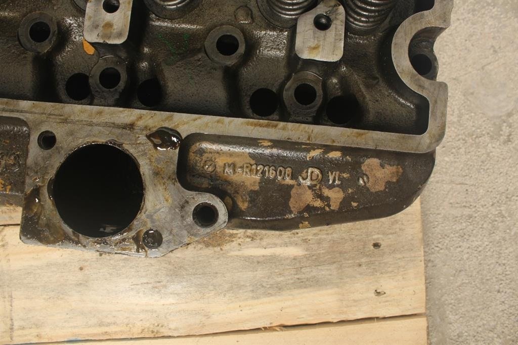 Sonstiges Traktorzubehör Türe ait Renault 816 RZ Topsykke // Cylinder Head, Gebrauchtmaschine içinde Viborg (resim 4)