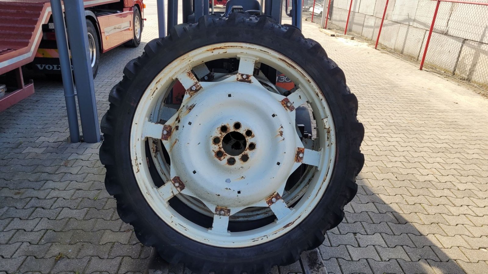 Sonstiges Traktorzubehör du type Sonstige Ford wielen en verloop ringen Ford wielen en verloop ringen 9.5R44, Gebrauchtmaschine en Schoonebeek (Photo 1)