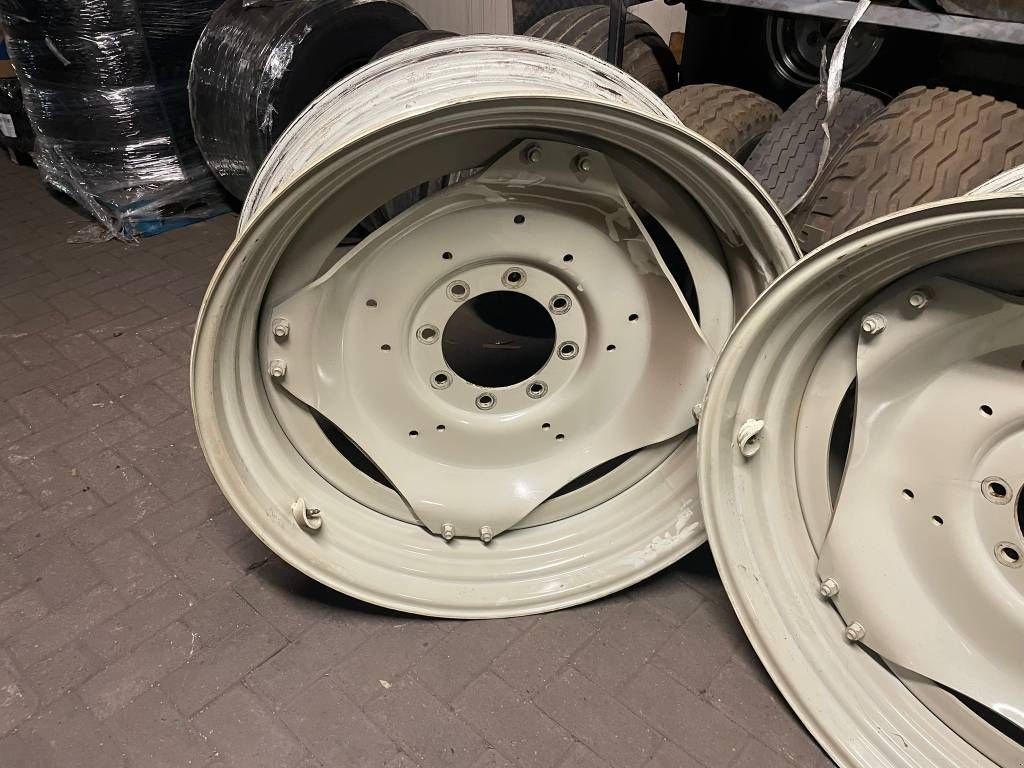 Sonstiges Traktorzubehör от тип Sonstige Velg 15 X R38 Steekmaat van 220/275/8, Gebrauchtmaschine в Borne (Снимка 5)