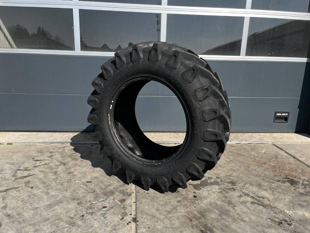 Sonstiges Traktorzubehör typu Trelleborg 480/65 R28 new, Neumaschine w Marknesse (Zdjęcie 2)