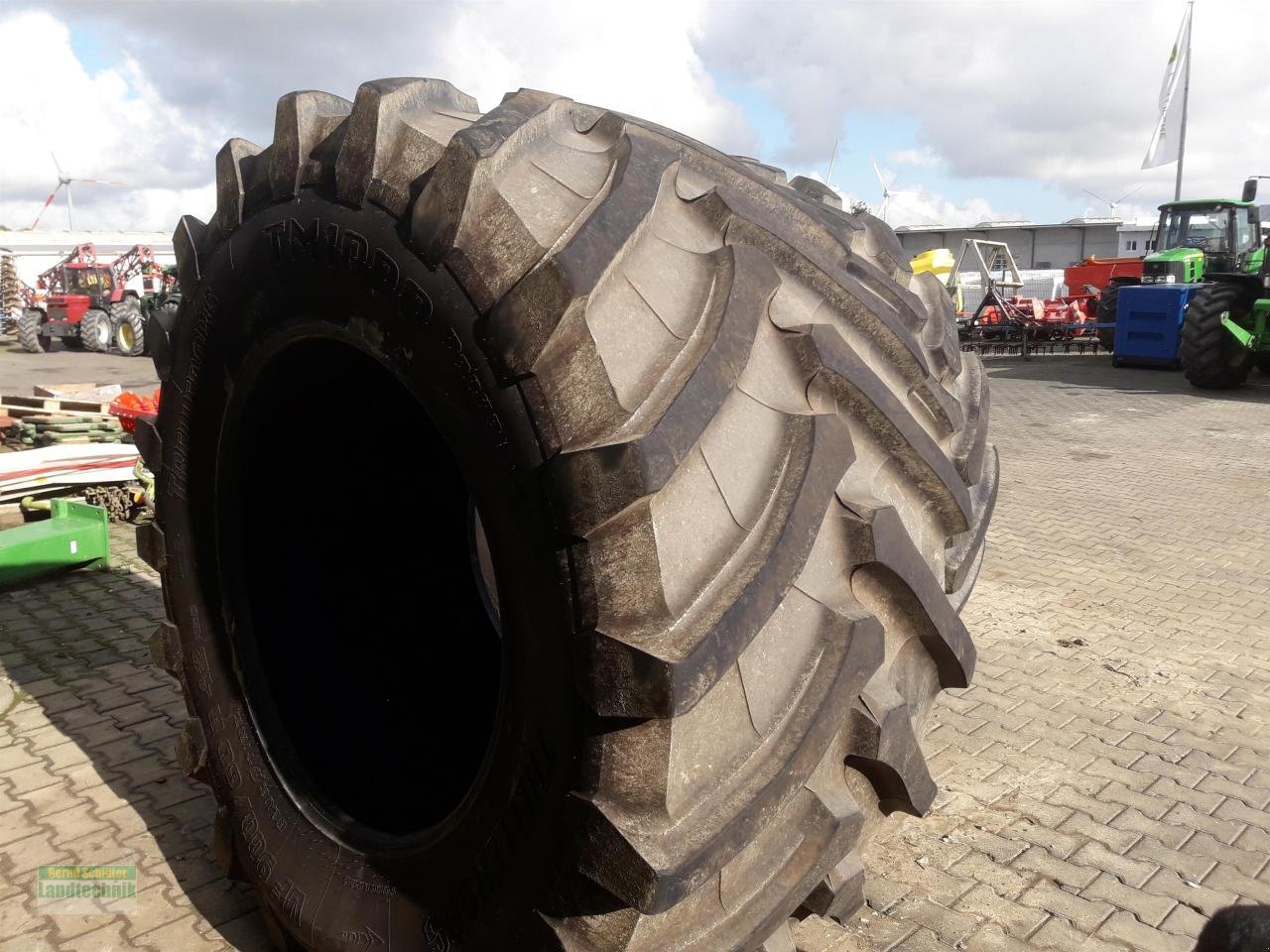 Sonstiges Traktorzubehör van het type Trelleborg 900/60R42 TM1000 PT, Neumaschine in Büren (Foto 2)