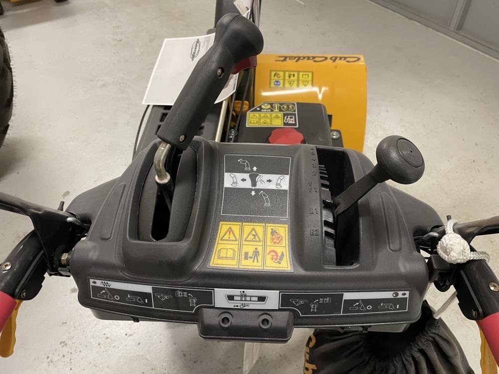 Sonstiges Türe ait Cub Cadet Sneslynge 530  SWE Cub Cadet O, Gebrauchtmaschine içinde Dronninglund (resim 2)