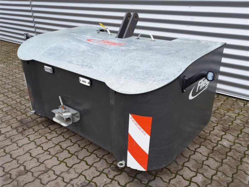 Sonstiges van het type Fliegl 1.500 kg. frontvægt med opbevaringsplads, Gebrauchtmaschine in Horsens (Foto 1)