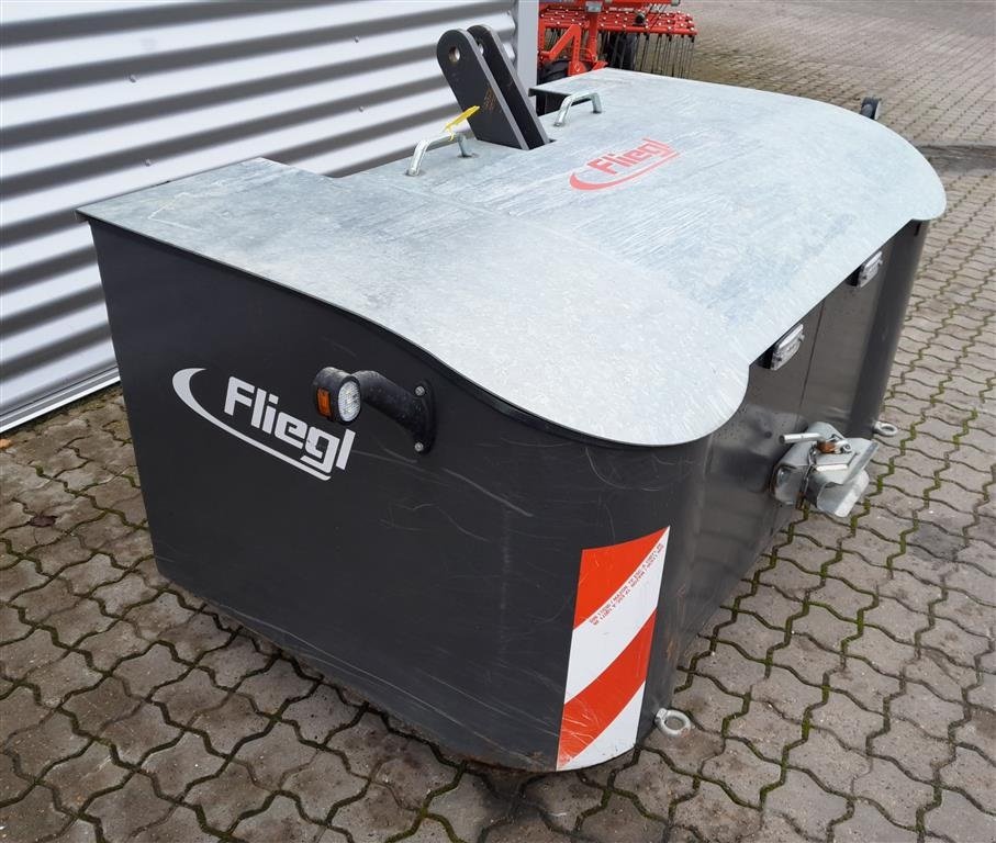 Sonstiges des Typs Fliegl 1.500 kg. frontvægt med opbevaringsplads, Gebrauchtmaschine in Horsens (Bild 3)